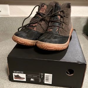 Brand new Sorel Out and About Plus Camo shoes